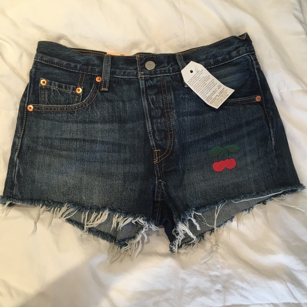 Vintage Levi’s denim cutoff Jean shorts